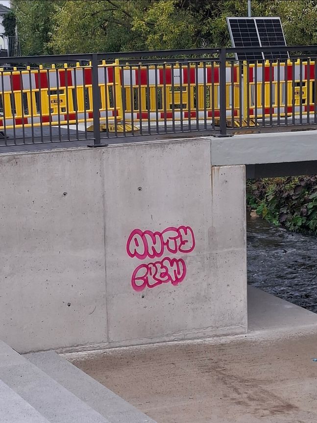 Graffiti-Schmierereien im Baustellenbereich Wasserpförtchen.