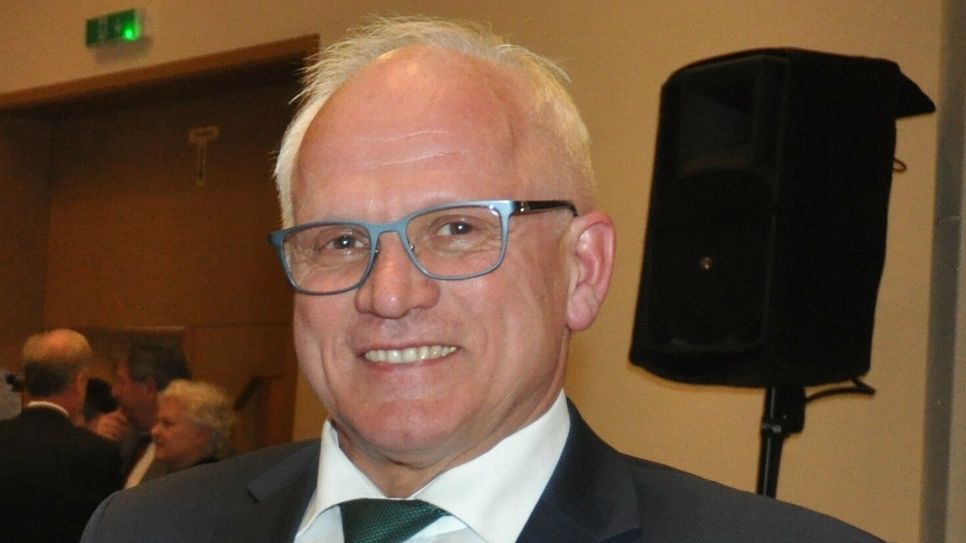 Neuer Job für Ex-MdB Peter Bleser: Der 71-Jährige wurde zum neuen Ortsbürgermeister von Brachtendorf gewählt.