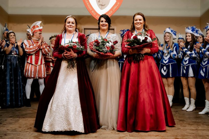 Die Majestäten des »KV Mandern«: Königin Silke I. Baronin Kristina I. Prinzessin Aileen I.