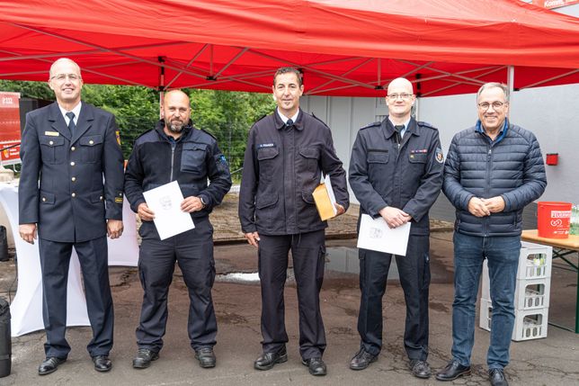Brand- und Katastrophenschutzinspekteur Jörg Teusch, Kai Fritsche, Karsten Franzen, Matthias Reimer, Landrat Gregor Eibes (v.l.n.r.).