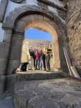 Faszinierende Einblicke in die Geschichte bietet derzeit die Sanierung des Wohnturms der Burg Kallmuth.
