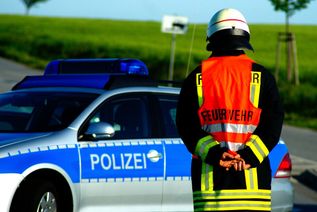 Feuerwehr, Polizei und Rettungsdienst waren im Einsatz (Symbolfoto).