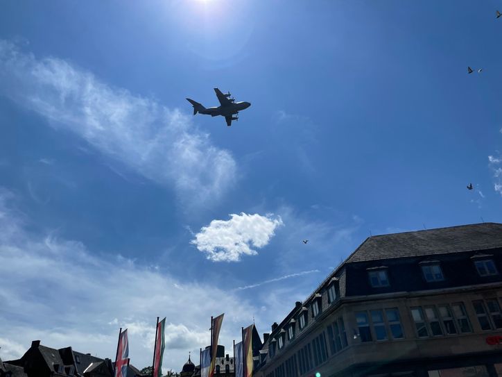 Überflug über den Marktplatz.