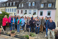 Die Plattschwätzer rkundeten Trier bei einem Rundgang mit Stadtführer Ewald Thömmes, der spannende Einblicke in die wirtschaftliche und gesellschaftliche Geschichte der Stadt gab.