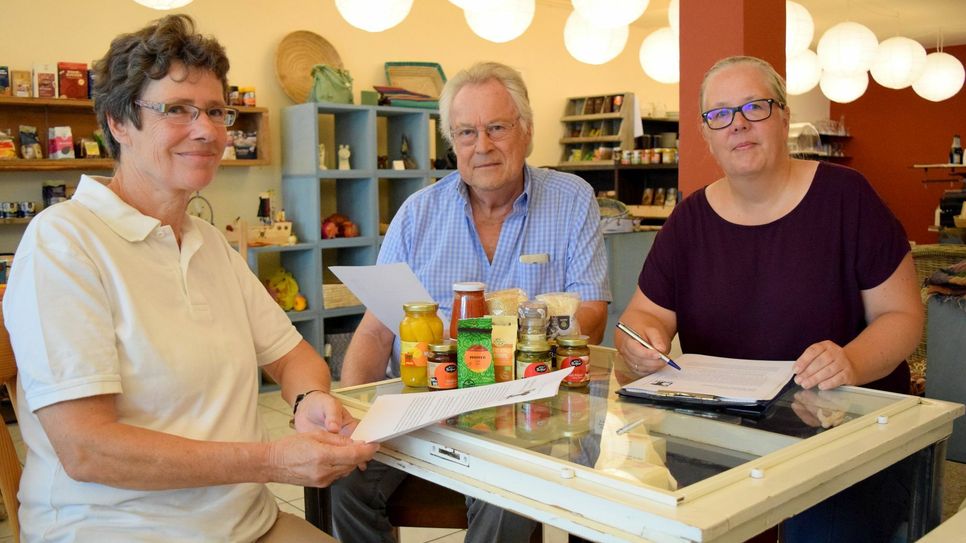 Bärbel Pohla, Klaus Juschka und Petra Grebe freuen sich auf viele Rezept-Einsendungen. Foto: Breuer