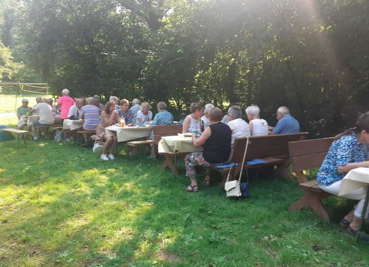 Rundum gelungen war das Grillfest des Vereins plus/minus 60 aktiv.