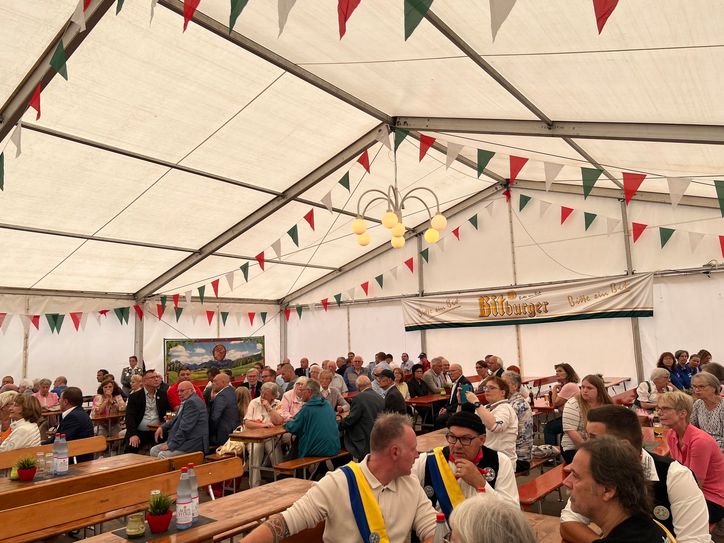 Am Sonntag war das große Festzelt auf dem Marktplatz rappelvoll.