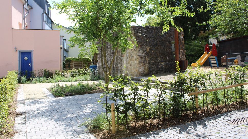 Neu gestalteter Platz an der Geibengasse