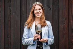 Die amtierende Mittelrhein-Weinkönig Julia Lambrich ist im Weingut aufgewachsen.