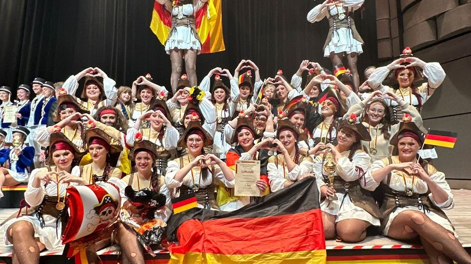 Showtanzgruppe „InTeam“ freut sich über 3. Platz auf der Deutschen Meisterschaft