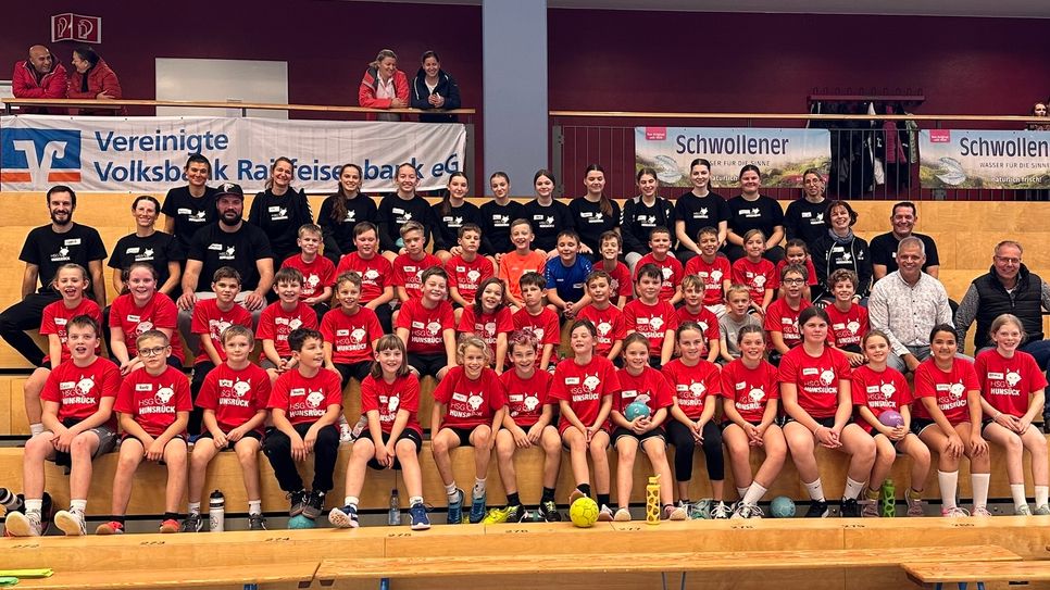 Die HSG Hunsrück hat erneut bewiesen, dass die Förderung der Jugend im Sport für sie von höchster Bedeutung ist. Das HandballCamp 2023 war nicht nur ein sportliches Ereignis, sondern auch eine emotionale Reise, die Kindern eine unvergessliche Erfahrung geboten hat.