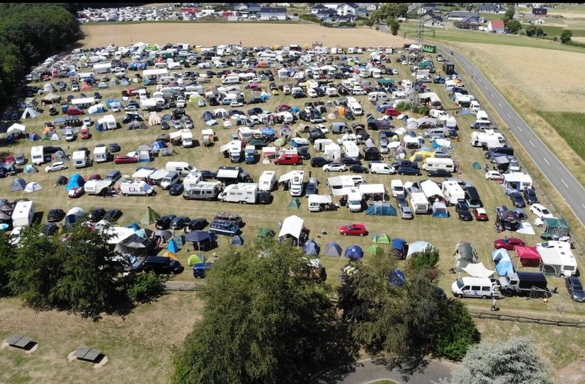 Campen gehört zum Festival-Besuch dazu: Das gilt auch für TOLLROCK in Schmidt, wo 1800 Camper erwartet werden.