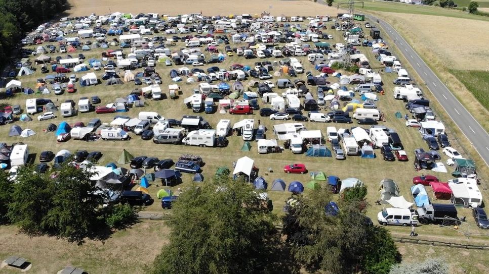 Campen gehört zum Festival-Besuch dazu: Das gilt auch für TOLLROCK in Schmidt, wo 1800 Camper erwartet werden.