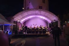 Die Big Band Unlimited spielt wieder vor dem Schinderhannesturm.