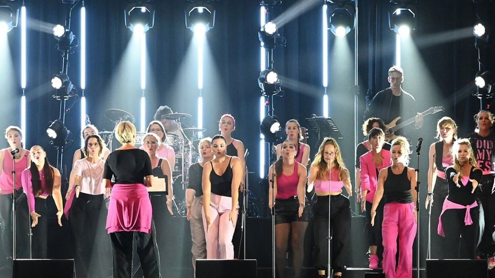 Mit zwei Konzerten in der Bockenauer-Schweiz-Halle feiert der Frauen-Popchor DonnaWetter aus Simmertal Ende September sein zehnjähriges Bestehen.