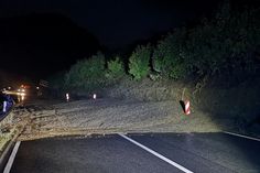 Die B 421 im Zeller Berg war aufgrund eines Erdrutsches blockiert.